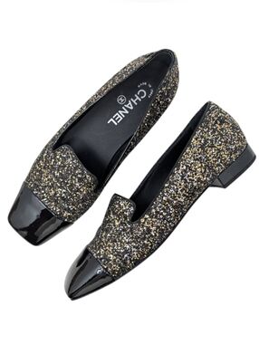 Chanel Loafer CC Logo Glitter Cap Toe Patent Mocassin Flat Black Gold 39 | 8.5
